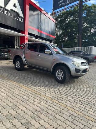 MITSUBISHI L200 TRITON 2.4 HLS 4X2 CD 16V FLEX 4P MANUAL MITSUBISHI L200 TRITON 2.4 HLS 4X2 CD 16V FLEX 4P MANUAL